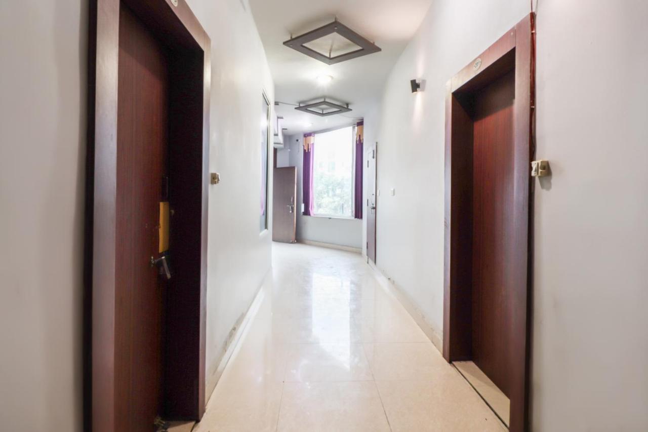 Hotel Oyo 69402 Yogeshwar Dhaam Vrindāvan Exterior foto
