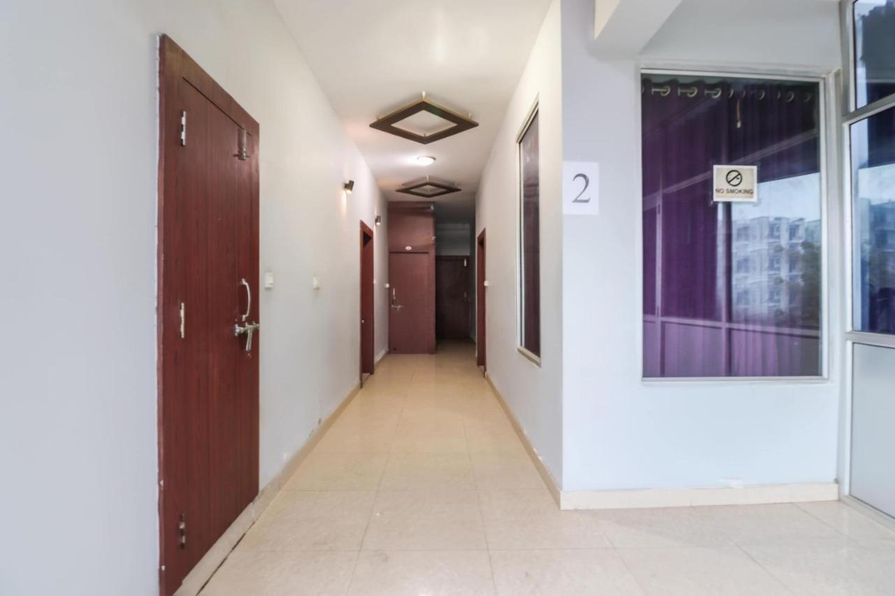 Hotel Oyo 69402 Yogeshwar Dhaam Vrindāvan Exterior foto