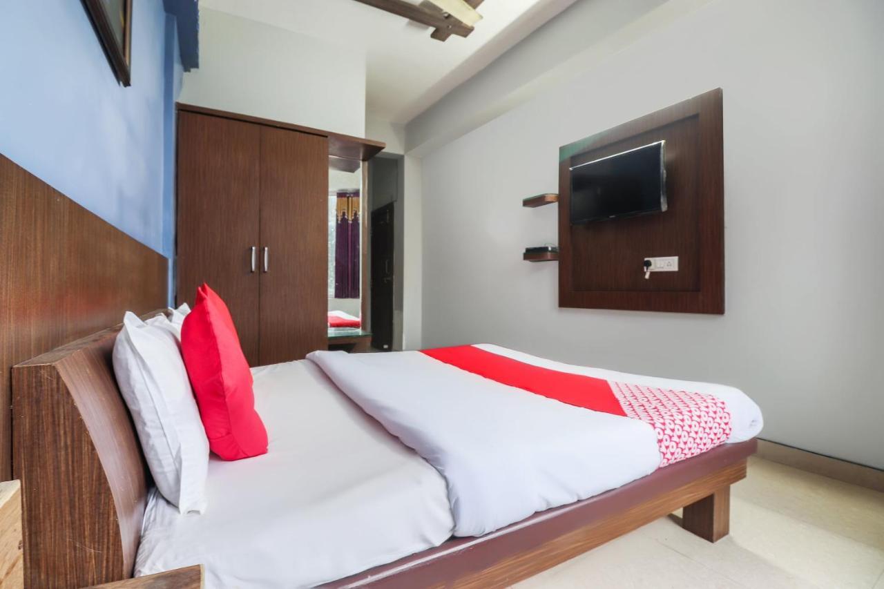 Hotel Oyo 69402 Yogeshwar Dhaam Vrindāvan Exterior foto