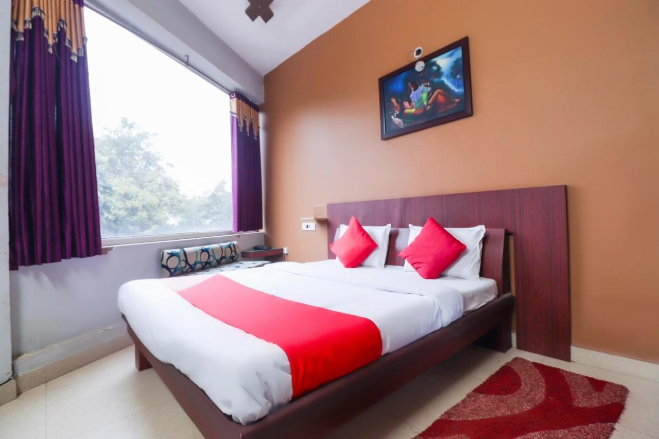 Hotel Oyo 69402 Yogeshwar Dhaam Vrindāvan Exterior foto
