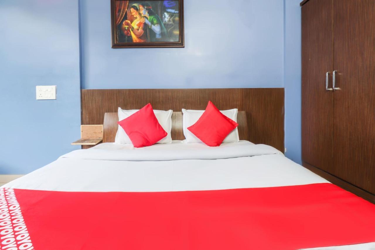 Hotel Oyo 69402 Yogeshwar Dhaam Vrindāvan Exterior foto